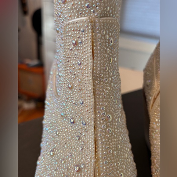 Betsy Johnson Diva Pearl Booties - Picture 8 of 17